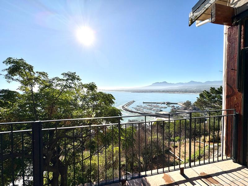 To Let 3 Bedroom Property for Rent in Gordons Bay Western Cape